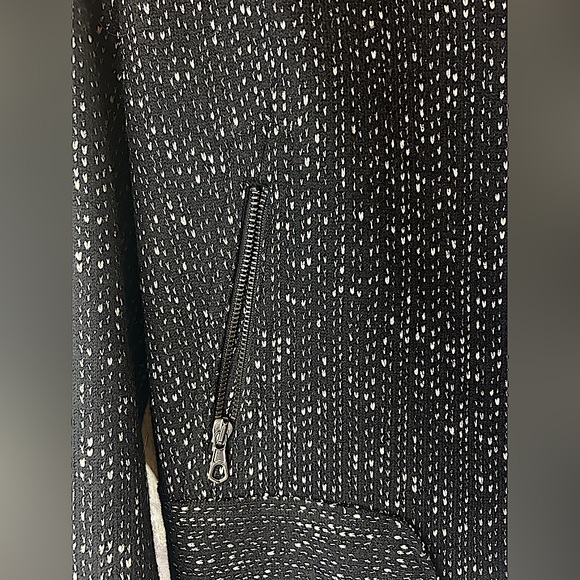 RAG & BONE Ezra Tweed Blazer
Classic Fit Blazer - Picture 3 of 12